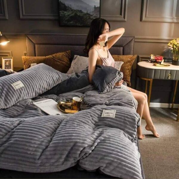 Plush Velvet Duvet Set – 6x6